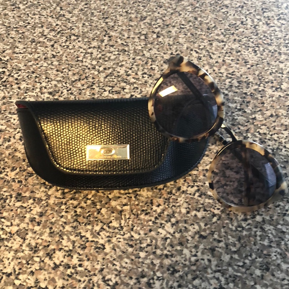O by Oscar de la Renta sunglasses